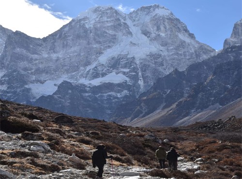 Kanchenjunga - Acclimatisation day hike to Jannu Himal base camp