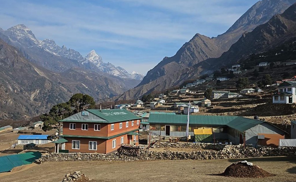 EBC Trek Helicopter Return from Pheriche - 13 Days